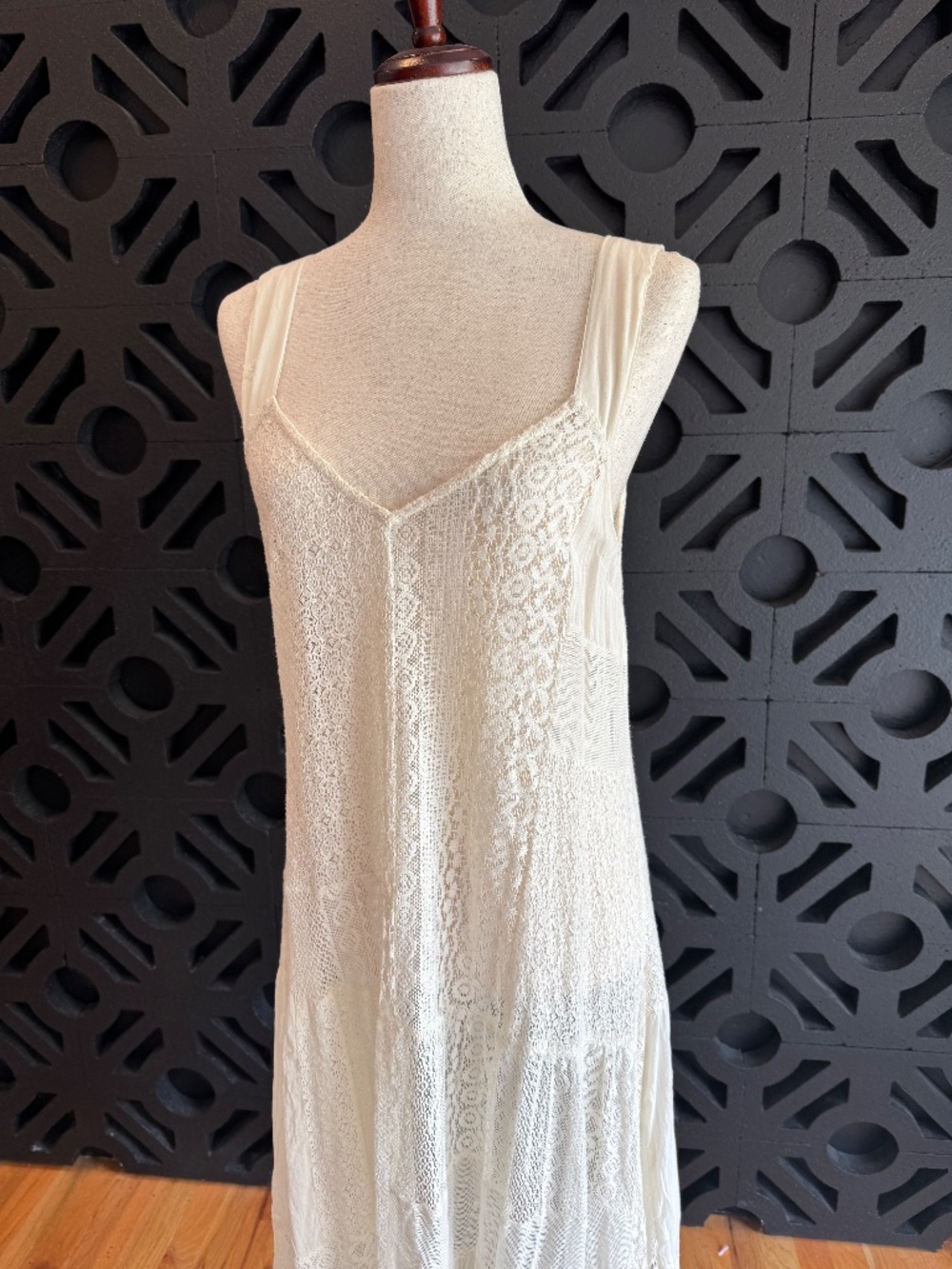 Anthropology | Delicate Lace Tunic - Picture 4 of 11